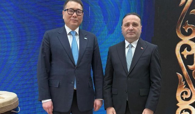 Türkiye ile Kazakistan arasında ticari temaslar sürüyor