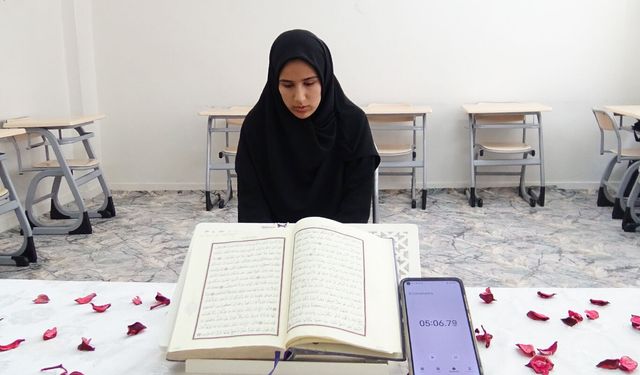 13 ayda tamamladığı hafizeliğini 15 saatte taçlandırdı