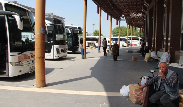 Batman Otogarı'nda bayram sessizliği: Araçlar yüzde 80-90 boş gidiyor