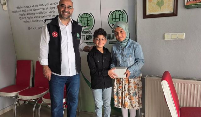 Bingöllü kardeşlerin kumbarasından Gazze'ye 'Umut' çıktı