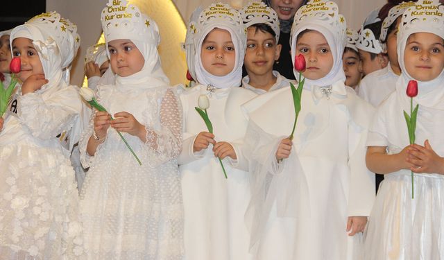 Cizre'de 50 öğrenci Kur'an-ı Kerim'e geçti