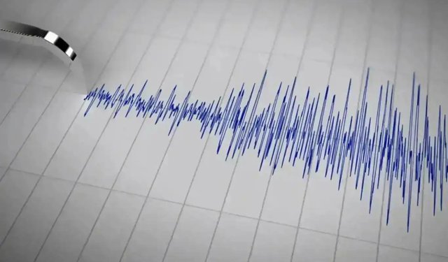 Endonezya'da 5,9 büyüklüğünde deprem