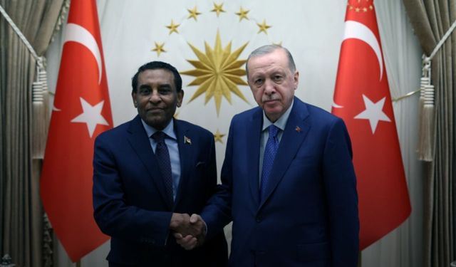 Erdoğan, Sudan Başbakanı İdris'i kabul etti