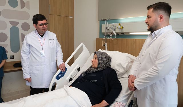 Gaziantep Şehir Hastanesi'nde bir ilk: Ağrı pili tedavisi uygulandı