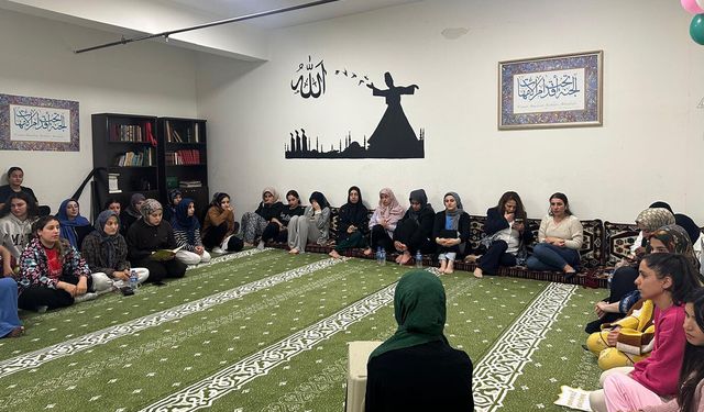 Kız öğrenci yurdunda Kur'an-ı Kerim merasimi