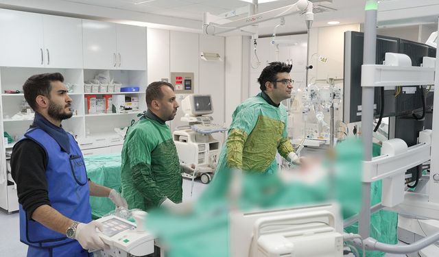 Malatya'da aynı günde 3 hastanın kalp deliği şemsiye yöntemiyle başarıyla kapatıldı
