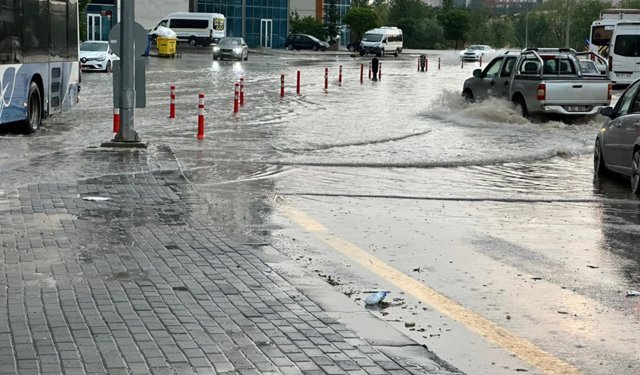 Meteorolojiden sağanak yağış uyarısı