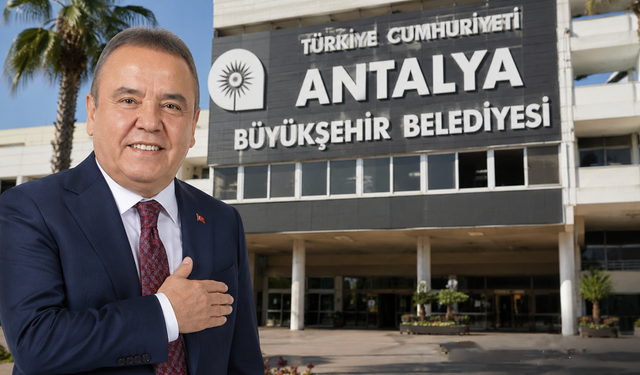 Rüşvet ve yolsuzlukla suçlanan CHP'li Muhittin Böcek itirafçı oldu