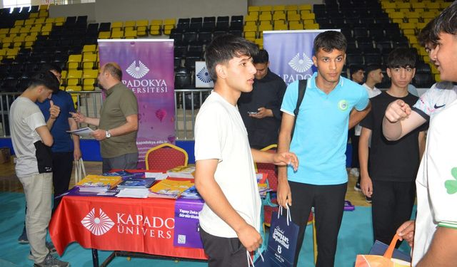 Siirt'te kariyer heyecanı: Öğrenciler hedeflerini anlattı
