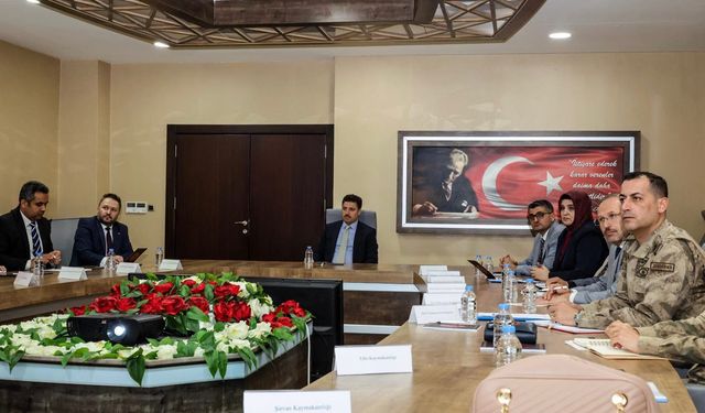 Siirt'te 'Sosyal Risk Haritaları, Aile Rehberi ve Çocuklar Güvende' sistemi değerlendirildi