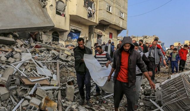Siyonist rejimin Gazze'ye saldırılarında şehit sayısı 72 bin 783'e yükseldi