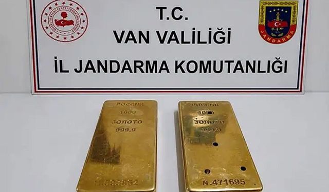 Van'da araçta 2 kilogram külçe altın ele geçirildi: 3 gözaltı