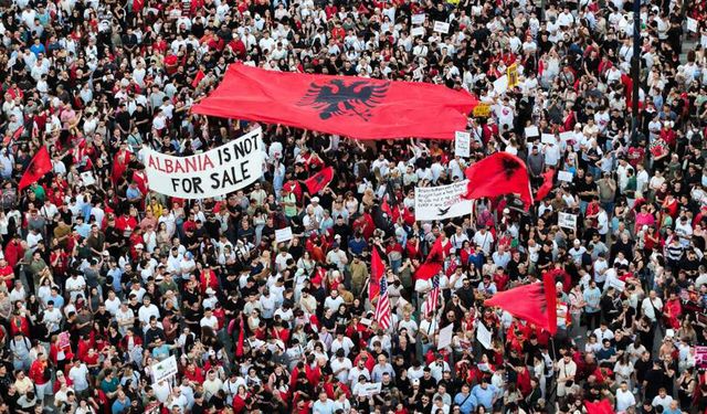 Arnavutluk'ta Kushner bağlantılı proje protestoları sürüyor