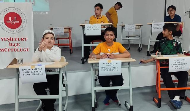 Hafızlık kursunda dini bilgiler yarışması heyecanı