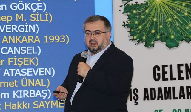 İlahiyatçı Yazar Çakmak: Çağın tarzına değil, Allah'ın farzına itaat etmeyi çocuklarımıza öğretmeliyiz