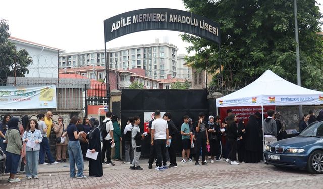 İstanbul'da 200 bin öğrenci için LGS heyecanı başladı
