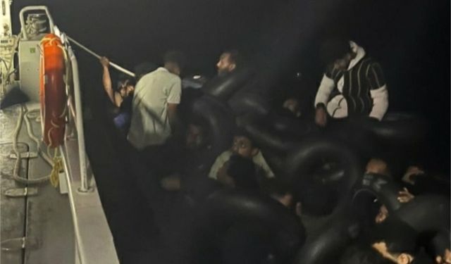 İzmir açıklarında 45 düzensiz göçmen yakalandı