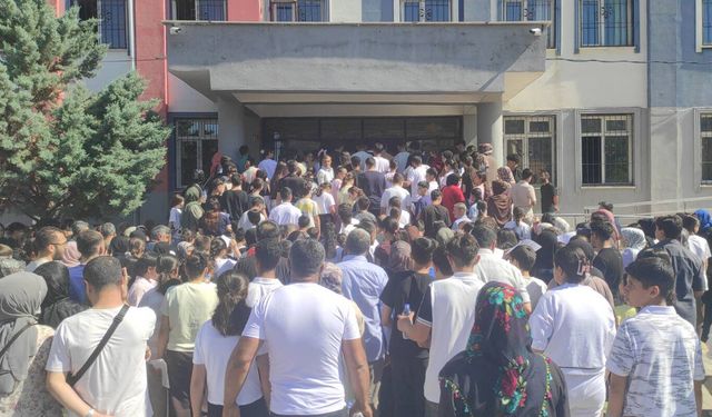LGS başladı: 1 milyondan fazla öğrenci sınav heyecanı yaşıyor