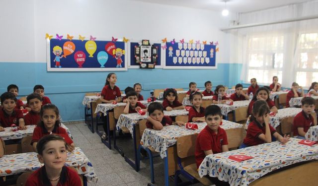 Mardin'de karne sevinci yaşayan öğrencilerden Gazze duyarlılığı