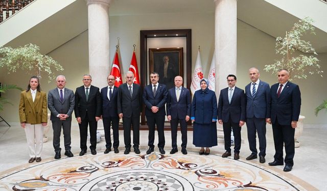 Milli Eğitim Bakanı Tekin Bursa'da