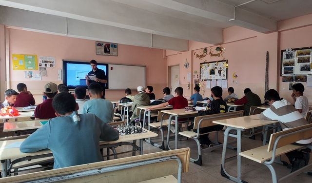 Öğrenciler çift kanatlı bir eğitim anlayışıyla geleceğe hazırlanıyor