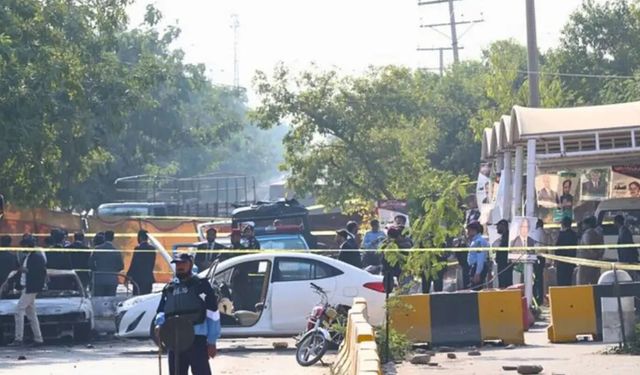 Pakistan'da bombalı saldırı: 7 ölü, 3 yaralı