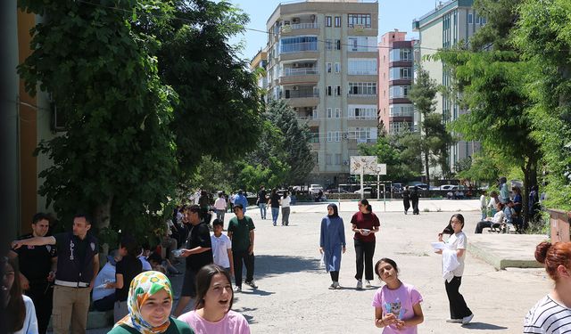 Şanlıurfa'da LGS sorunsuz tamamlandı: 24 bin 766 öğrenci sınava girdi