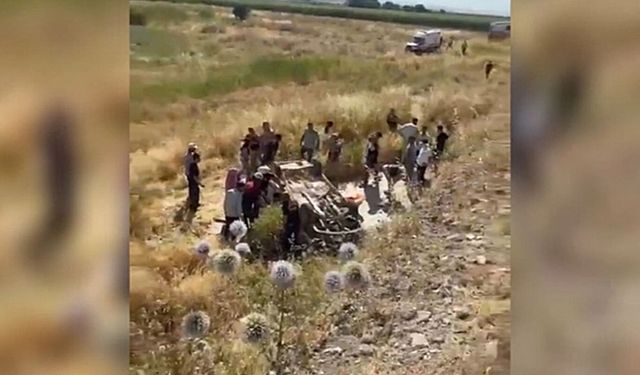 Şanlıurfa'da otomobil şarampole yuvarlandı: 1 ölü, 4 yaralı