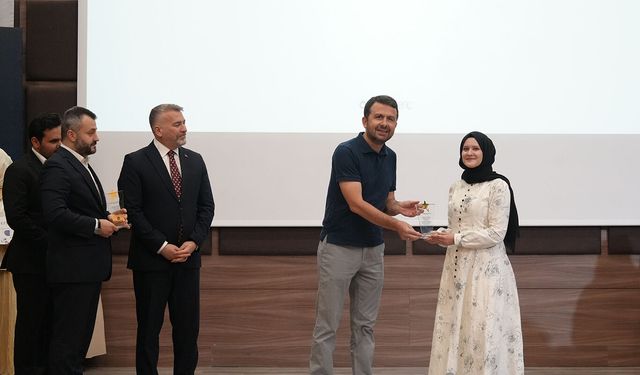 Türkiye'nin önderleri 5. dönem mezunlarını verdi