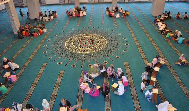 Yaz Kur'an kursları çocuklar ve gençleri bekliyor