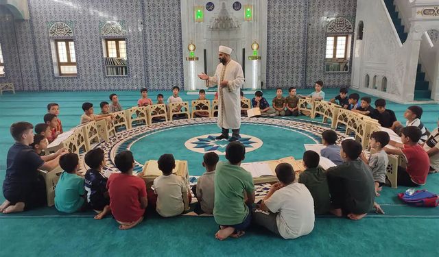 Yaz Kur'an kursları çocukların manevi gelişimine katkı sağlıyor