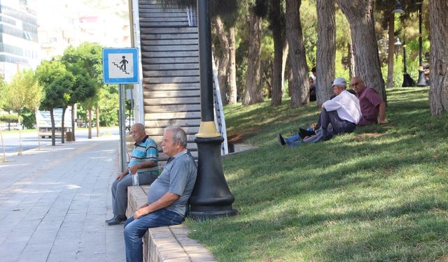 Yaz mevsiminde en sık görülen sağlık sorunları ve risk altındaki gruplar?