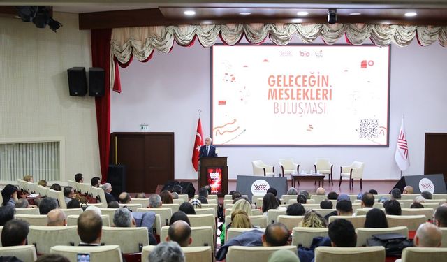 Yükseköğretim Kurulu ve üniversiteler 'Geleceğin Meslekleri' için sahaya iniyor