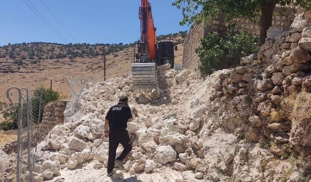 AFAD Şırnak'ta kaya ıslahı projesi ile 7 bin metrekare çelik ağ ördü