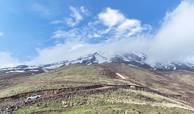 Ağrı Dağı'nda bir kadının cansız bedenine ulaşıldı