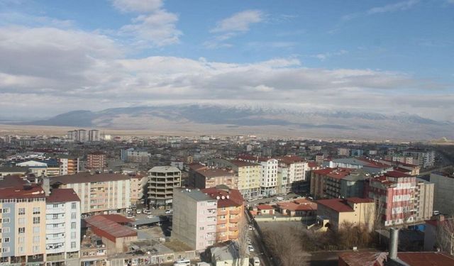 Ağrı Doğubayazıt'ta uzun süreli elektrik kesintisi günlük yaşamı olumsuz etkiledi