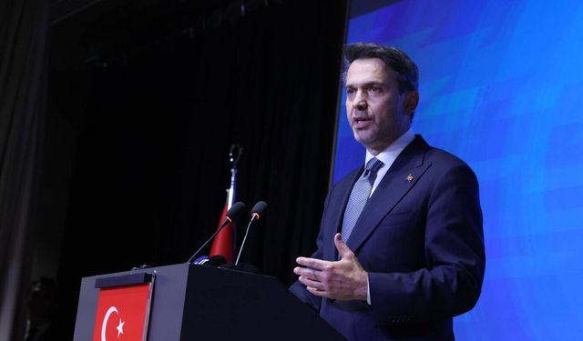 Bakan Bayraktar: Anamur-Teknecik doğal gaz iletim hattının inşası için süreç başlıyor