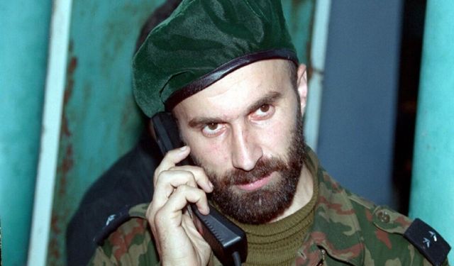 Çeçenistan'ın efsane komutanı: Şamil Basayev