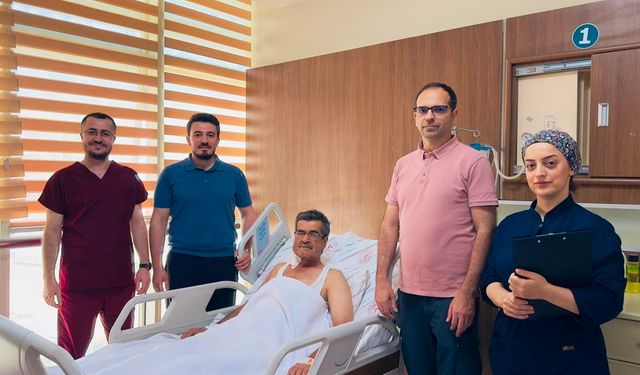 Felç riski taşıyan hasta Siirt'te yapılan şah damarı ameliyatıyla sağlığına kavuştu