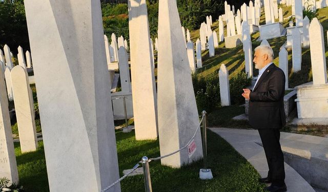 HÜDA PAR Genel Başkanı Yapıcıoğlu, Srebrenitsa Soykırımı'nın anma törenlerine katıldı