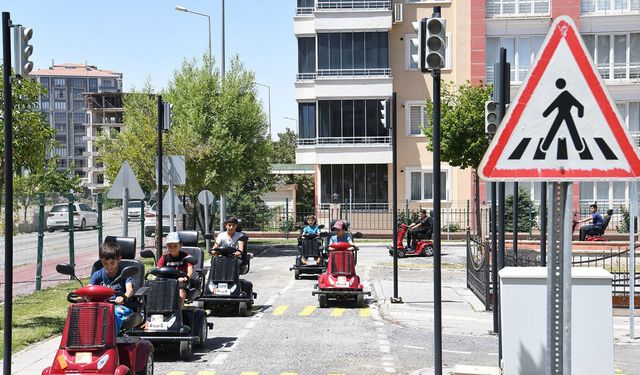 Malatya'da yaklaşık 7 bin öğrenciye uygulamalı trafik eğitim verildi