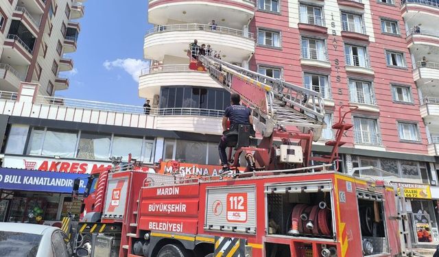 Mardin'de binada çıkan yangında 3'ü çocuk 7 kişi dumandan etkilendi