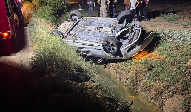 Mardin'de kontrolden çıkan otomobil takla attı: 3 yaralı