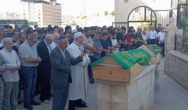 Mardin'de trafik kazasında hayatını kaybedenler defnedildi