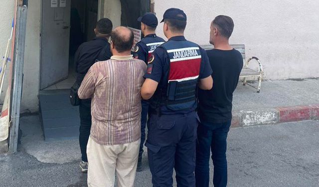 Mersin'de resmi belgede sahtecilik operasyonu: 4 şüpheli tutuklandı
