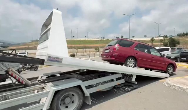 Mersin'de yaya yollarını işgal eden 184 araca ceza