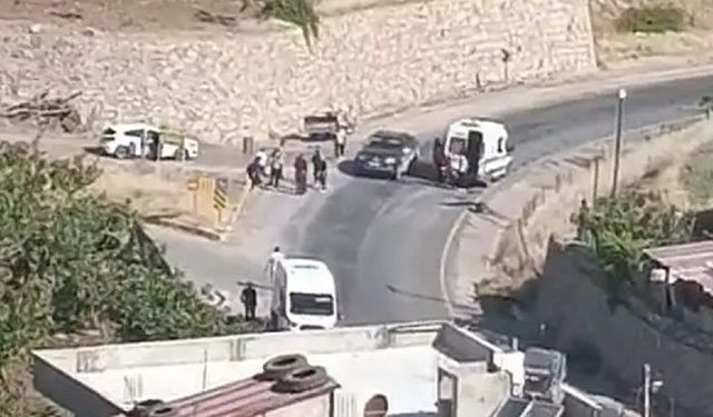 Sağlık personelini taşıyan servis ile patpat çarpıştı: Bir yaralı
