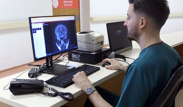 Şanlıurfa'da 12 saat süren zorlu ameliyatla görme sinirine baskı yapan tümör çıkarıldı