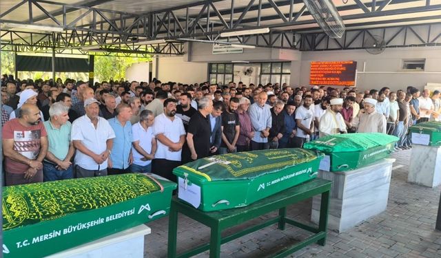 Tarsus'ta deniz faciasında hayatını kaybedenler defnedildi