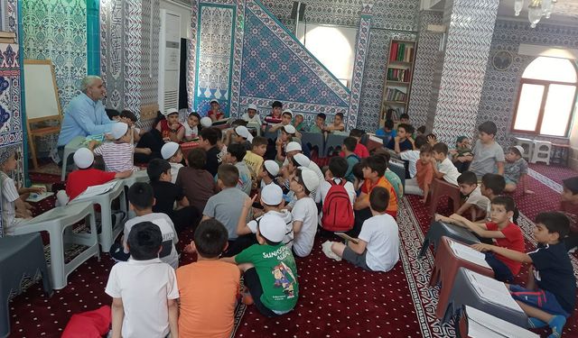 Yaz Kur'an kurslarında bağımlılıkla mücadele seminerleri başladı